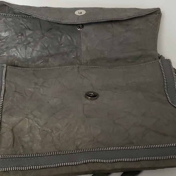 Multi-compartment grey leather clutch - Picture 2 of 3